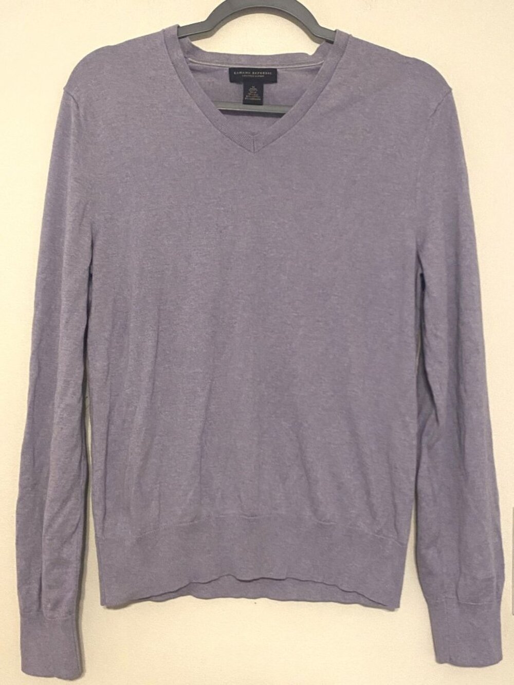 Women's Banana Republic Cashmere Blend V-Neck Lavender Sweater Medium